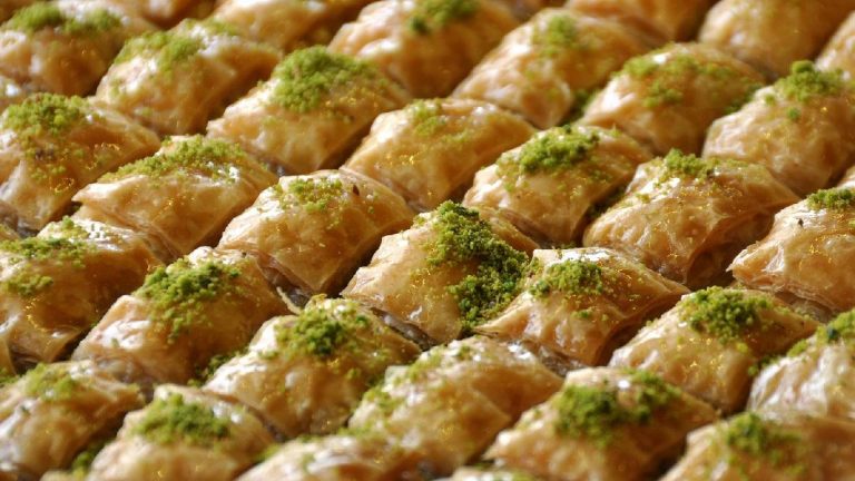 Gıda Temas Sertifikalı Baklava Tepsileri